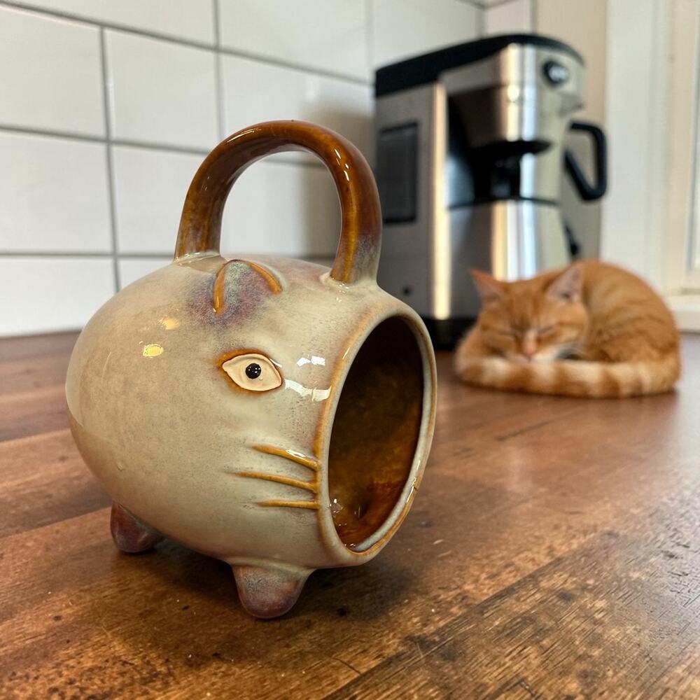 Pacifica Brown & White Happy Feet Big Mouth Cat Fine Ceramic Coffee Mug